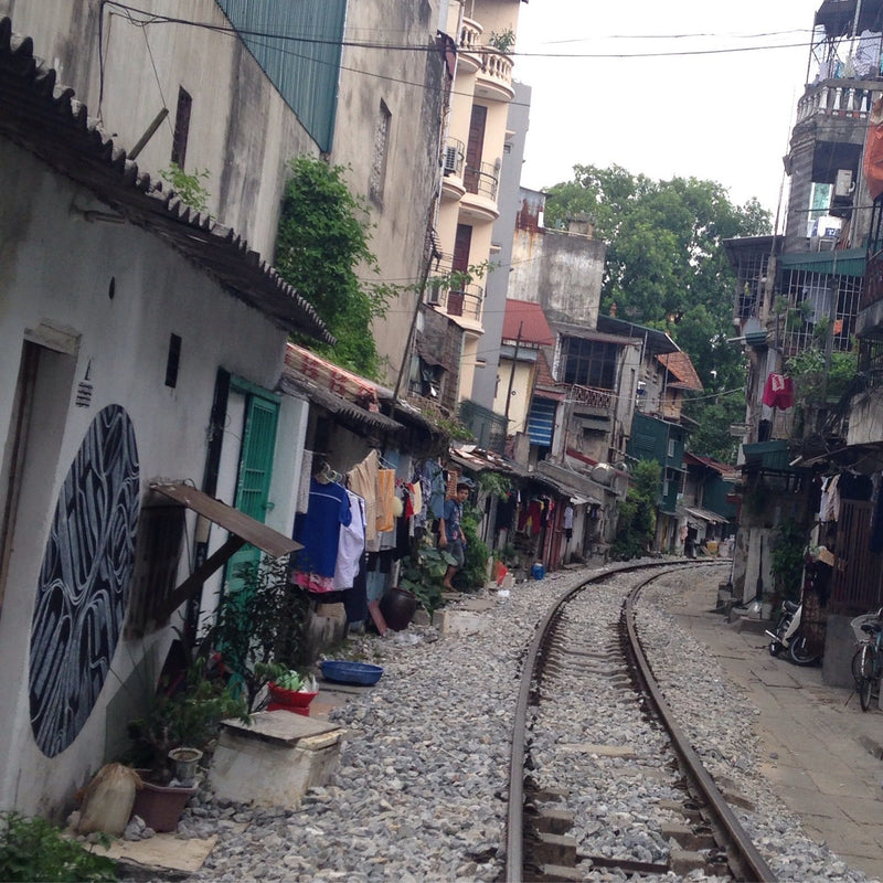 Train Street, Hanoi – Heiner Radau, Travel & Draw Hanoi