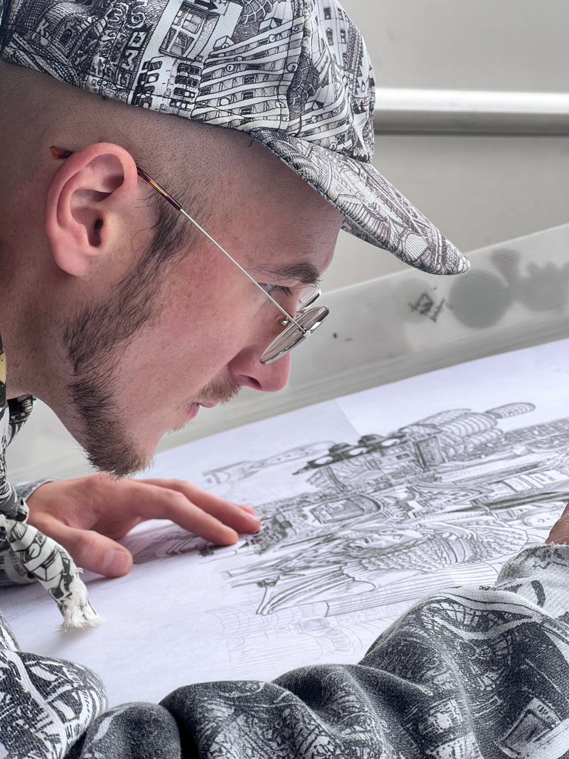 Checking every line – Heiner Radau, Travel & Draw Munich