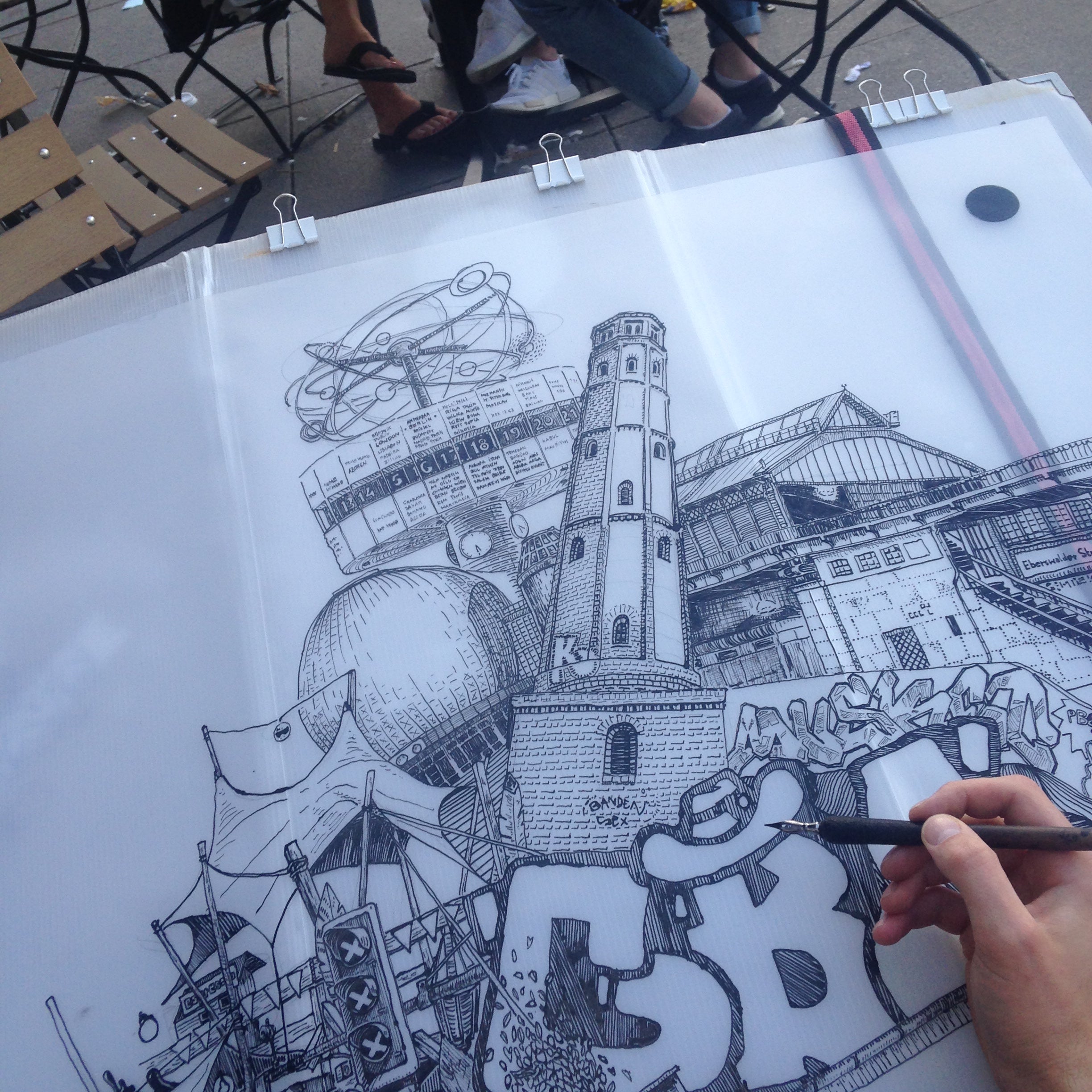 Weltzeituhr Alexanderplatz – Detailzeichnung mit Feder und Tinte, Berlin