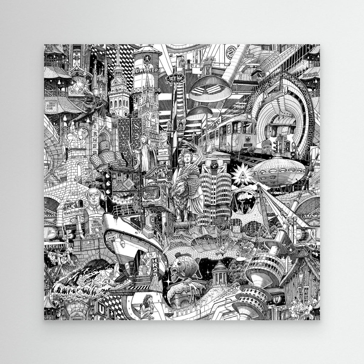 Muenchen-Canvas in einem modernen Interieur — handgezeichnete schwarz-weisse Stadtkunst fuer zeitgenoessische Wandgestaltung von Heiner Radau.