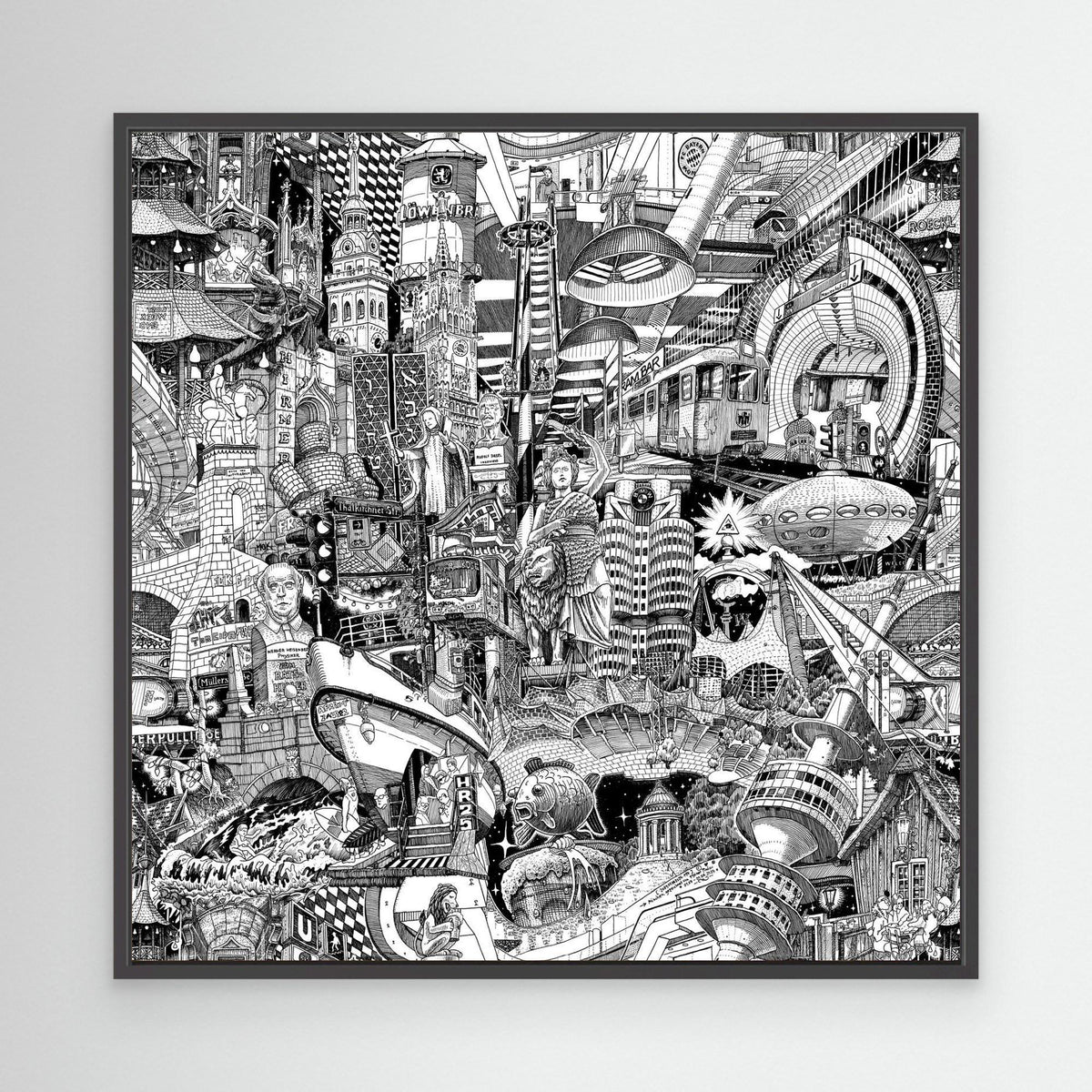 Muenchen-Stadt-Canvas in einer modernen Wohnraum-Einrichtung — handgezeichnete schwarz-weisse Urban-Collage fuer zeitgenoessisches Interior Design.