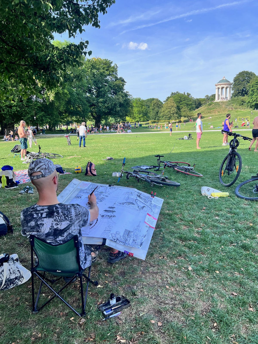 Heiner Radau drawing on location in Munich