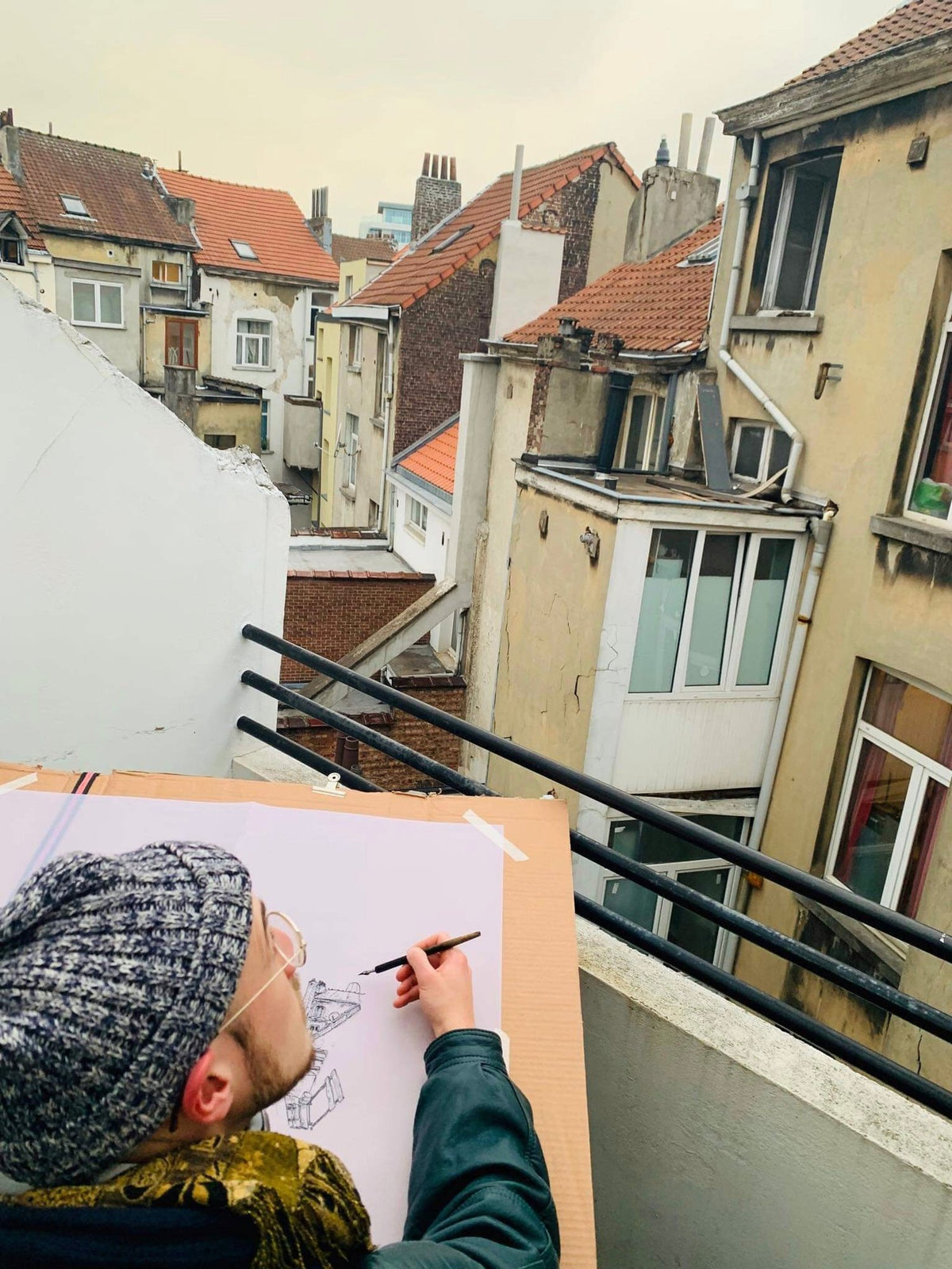 Above the rooftops of Brussels – Heiner Radau, Travel & Draw Brussels
